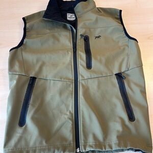 Back Down South Olive Softshell Vest - Zip Pocket Vest S